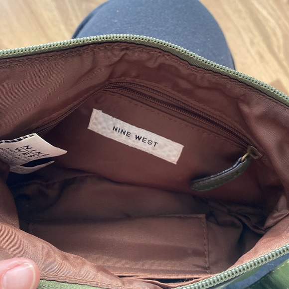 Nine West clutch - Picture 2 of 3